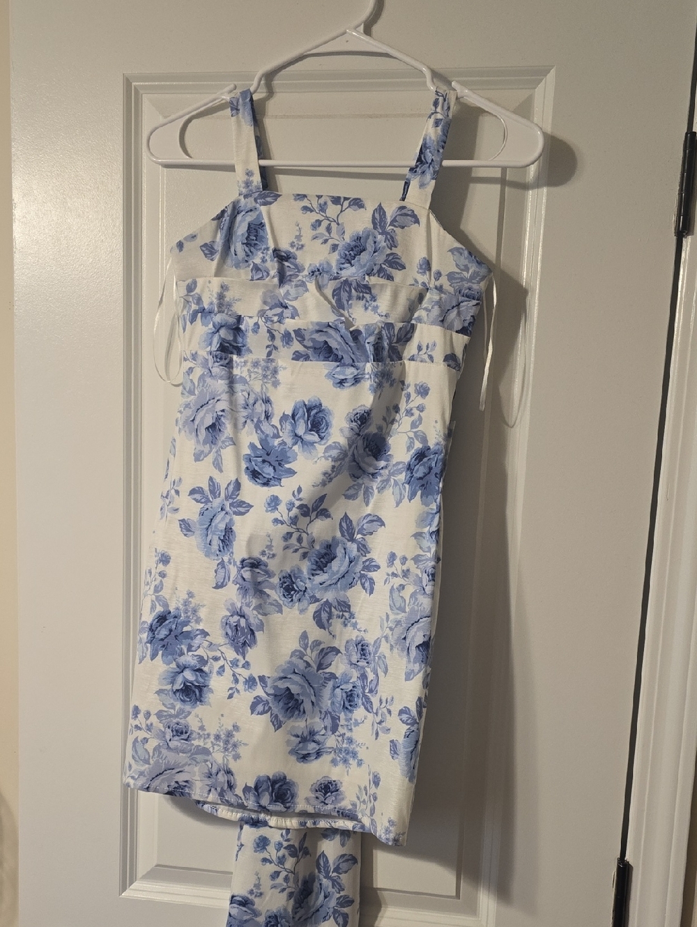 White & Blue Floral Square-Neck Girls' Formal Dress
